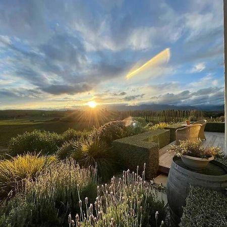 Luxury Cottage With Stunning Vineyard Views Renwick Exterior foto
